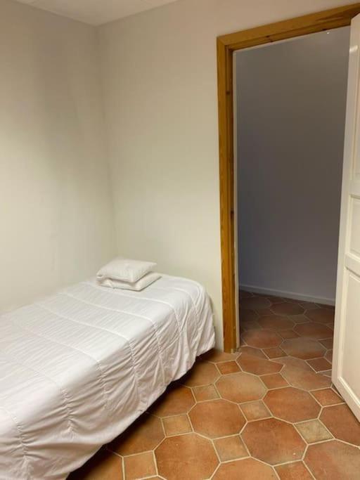 Appartement Laegenhet I Ett Hus Egen Ingang à Sundbyberg Extérieur photo