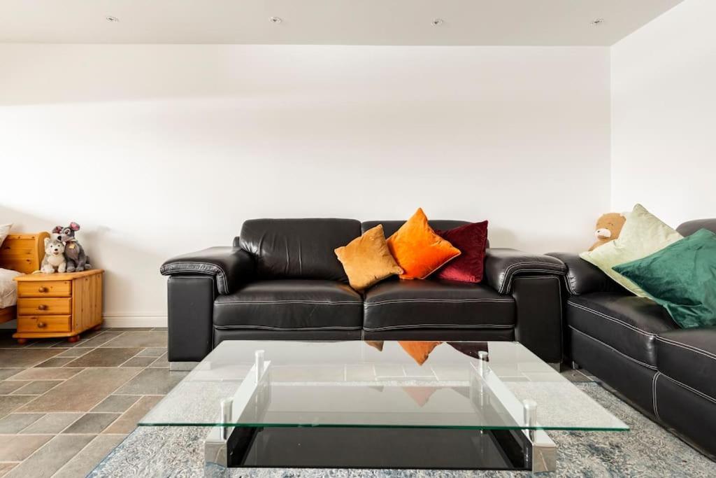 Appartement Laegenhet I Ett Hus Egen Ingang à Sundbyberg Extérieur photo