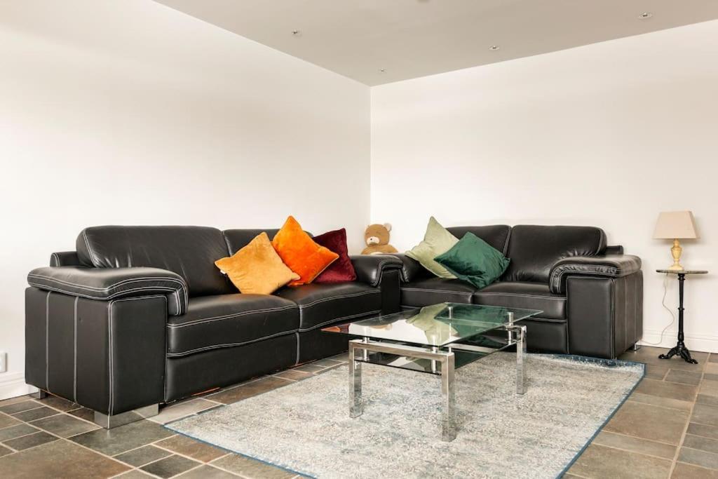 Appartement Laegenhet I Ett Hus Egen Ingang à Sundbyberg Extérieur photo