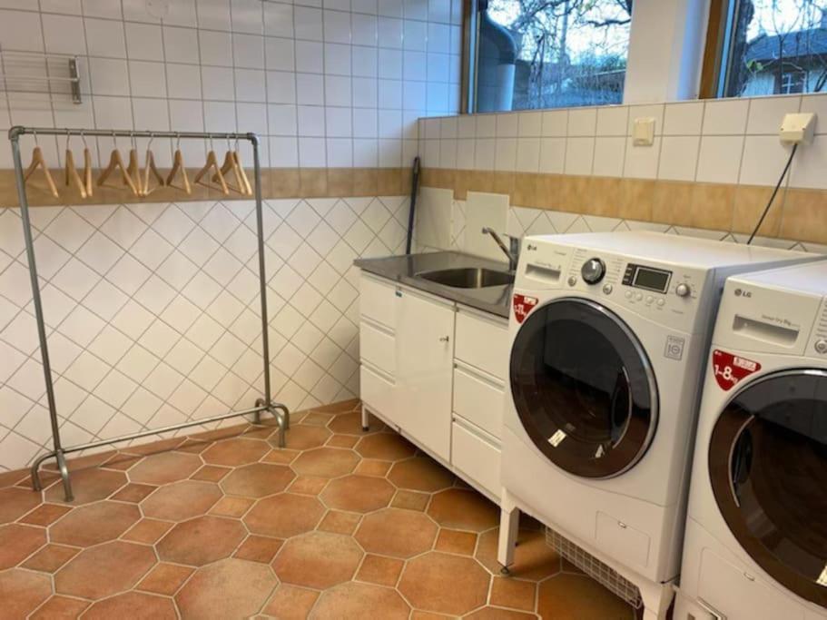 Appartement Laegenhet I Ett Hus Egen Ingang à Sundbyberg Extérieur photo